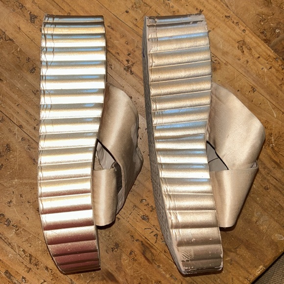 TORY BURCH Sz 7.5 rose, gold, scalloped platform, slides sexy contemporary AS IS - Picture 5 of 7